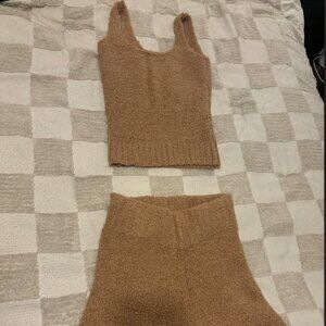 SKIMS comfy fuzzy set- tan - XS
